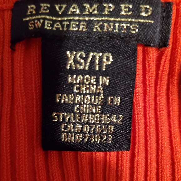 Off the shoulder croptop - Picture 3 of 3